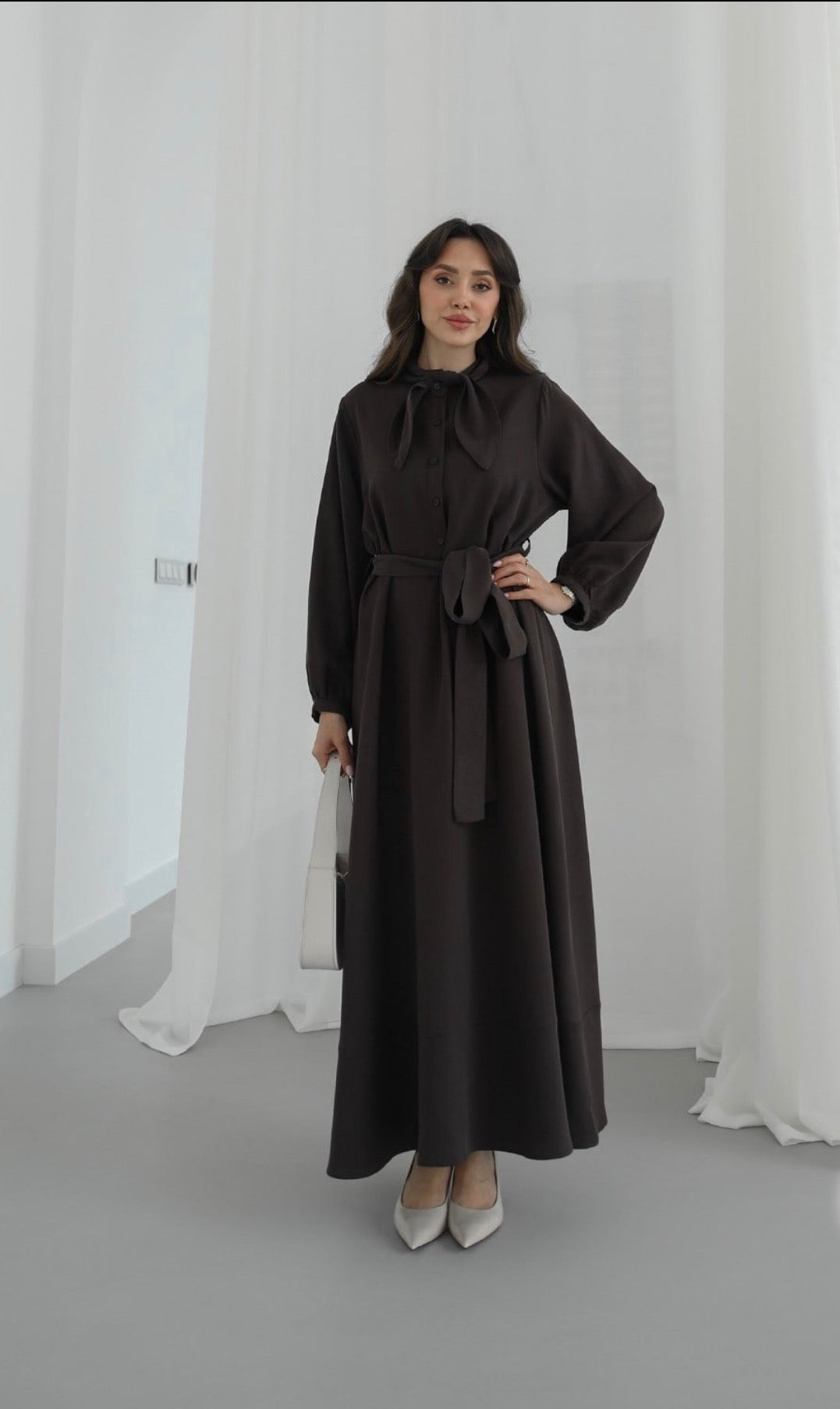 Robe longue avec ceinture