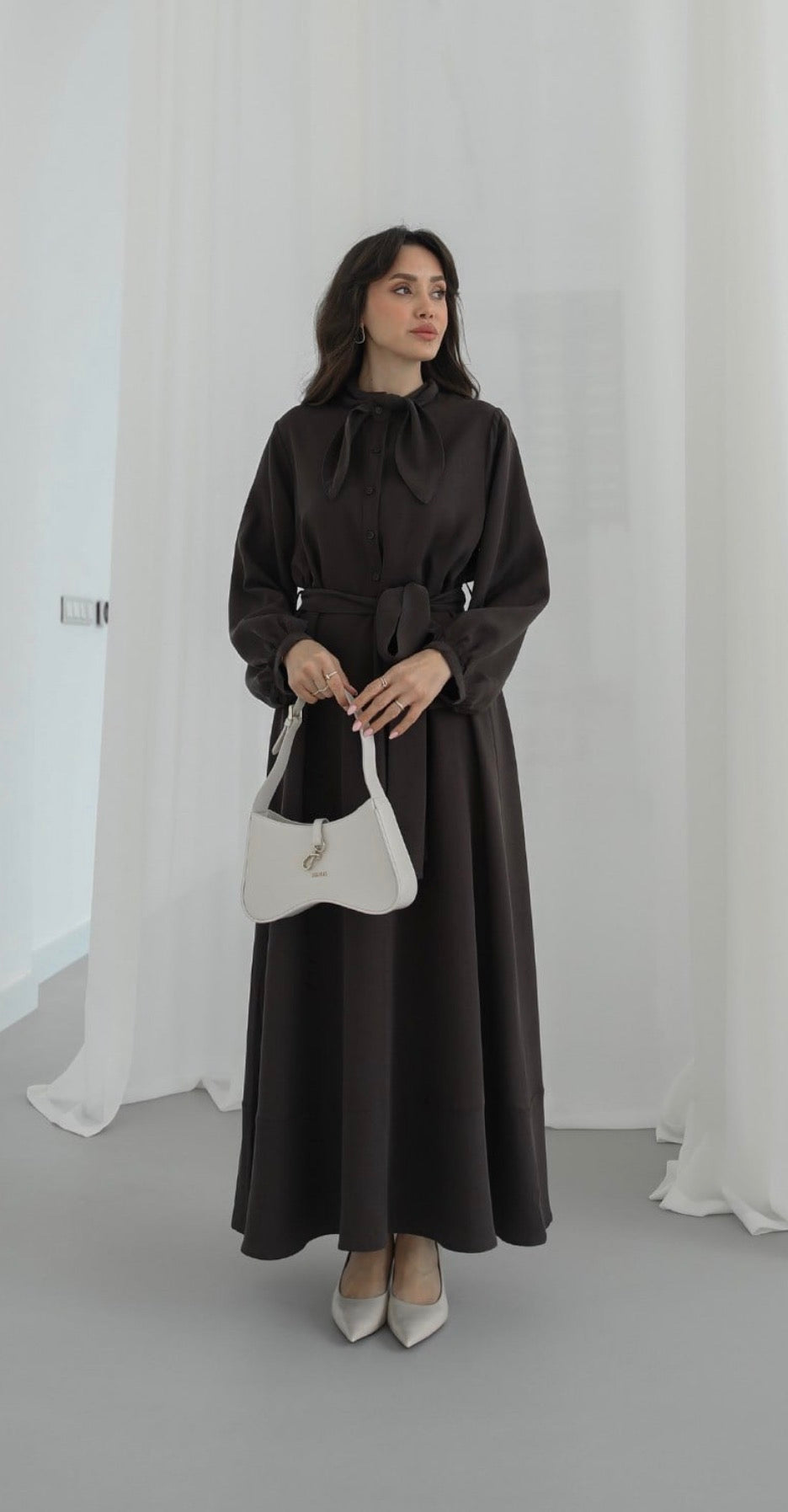 Robe longue avec ceinture